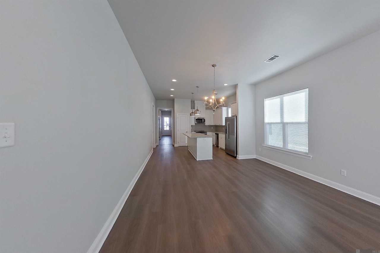 4828 W Dacha Ln - Photo 6 of 14
