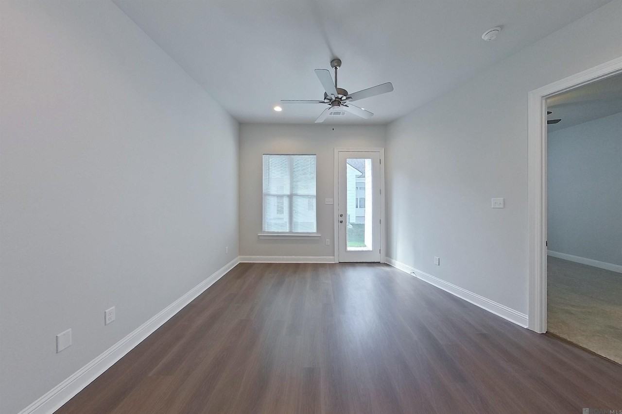 4828 W Dacha Ln - Photo 5 of 14