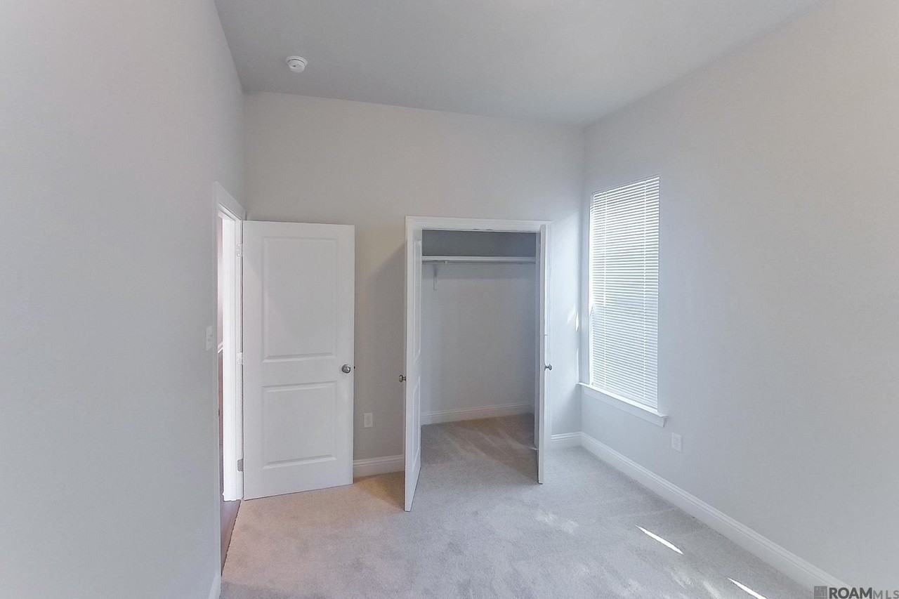 4816 W Dacha Ln - Photo 6 of 15