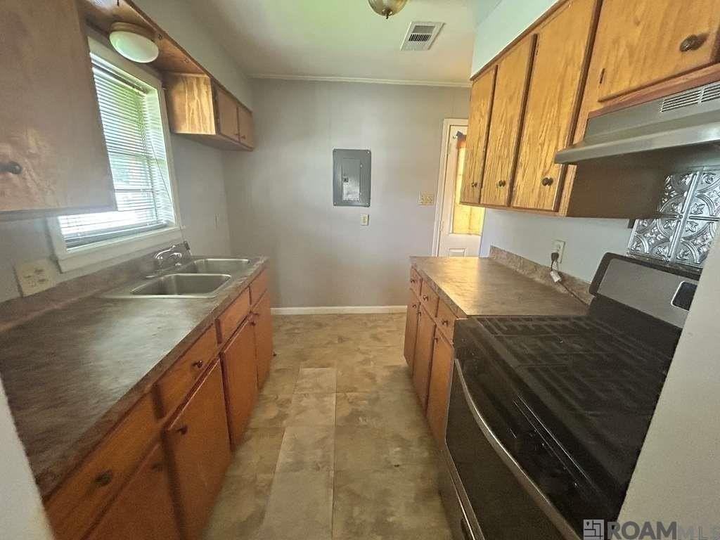 1538 Fig St - Photo 4 of 10
