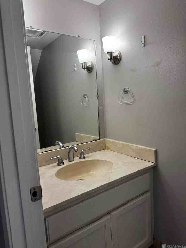 2951 Houma Blvd - Photo 3 of 13