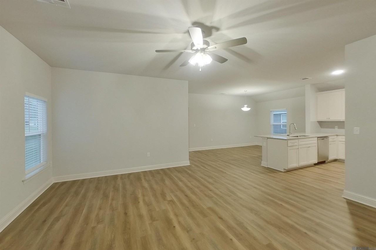 8034 Elliot Rd - Photo 2 of 22