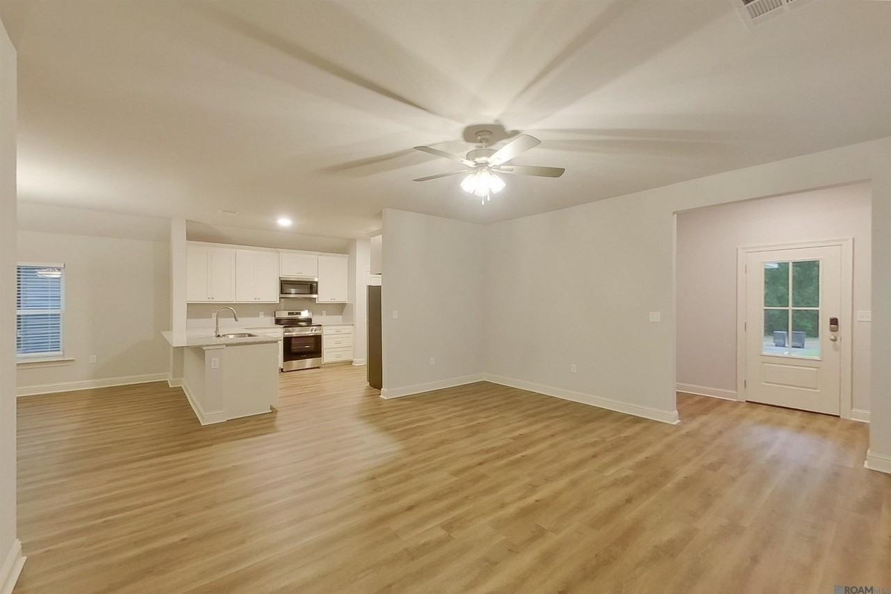 8034 Elliot Rd - Photo 4 of 22