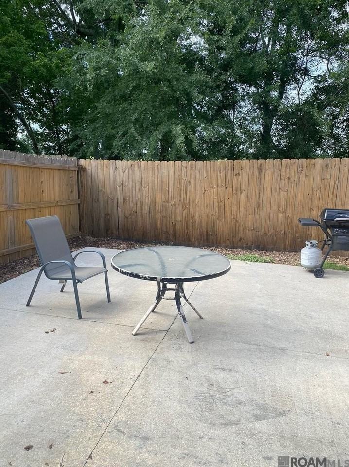 2121 Plantation Ln - Photo 7 of 8
