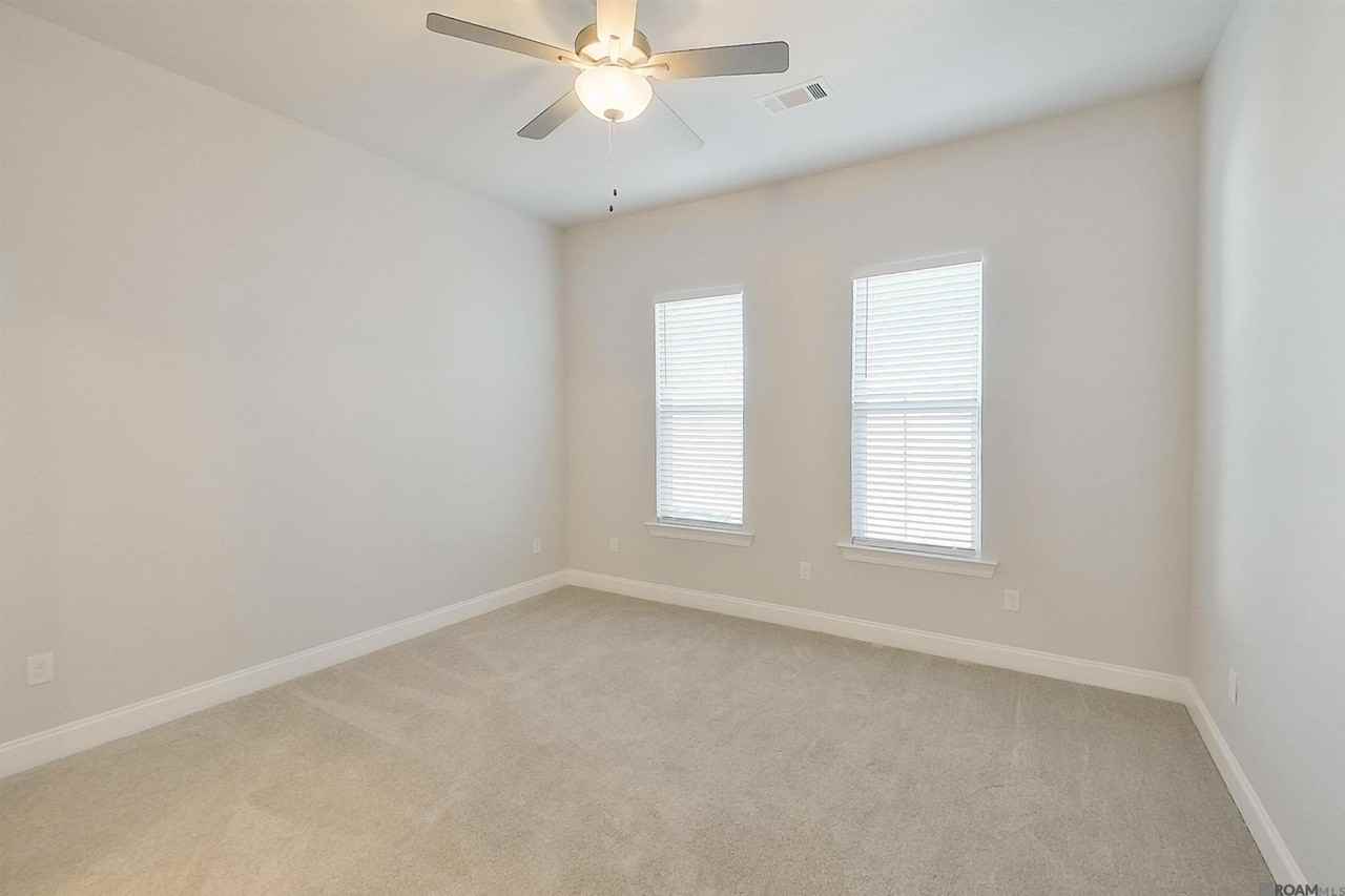 15631 Boothy Ln - Photo 3 of 18