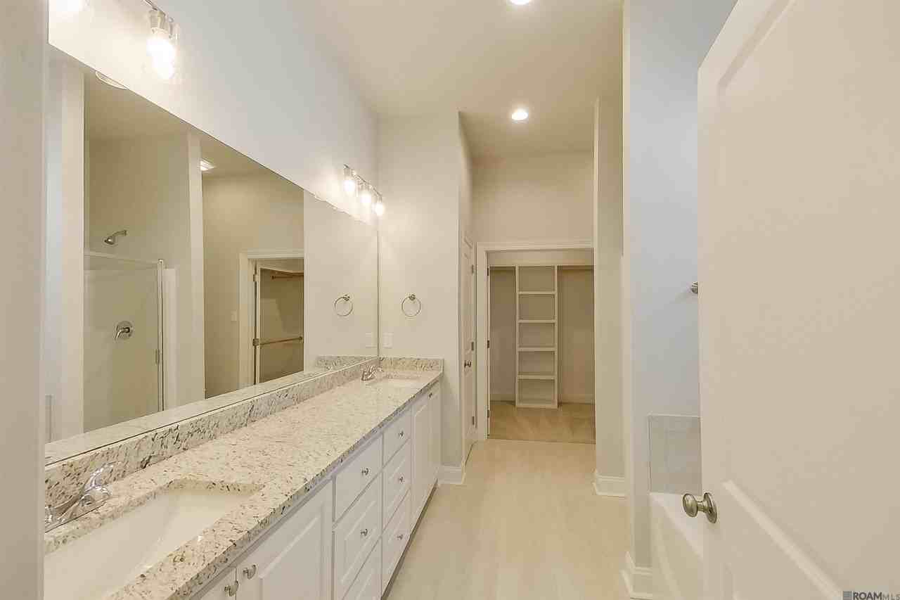 15631 Boothy Ln - Photo 5 of 18