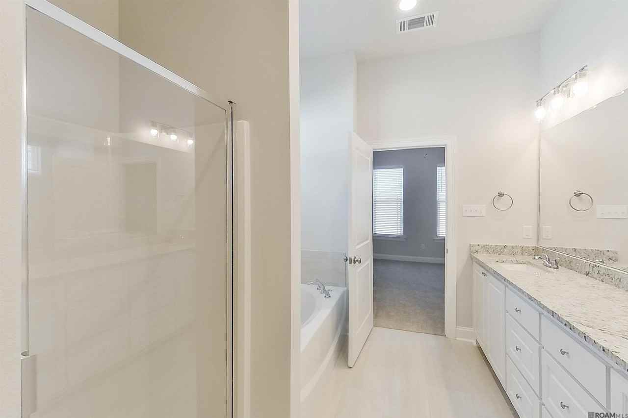 15631 Boothy Ln - Photo 6 of 18