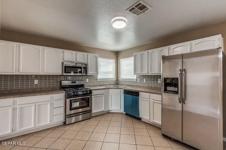12233 Iverson Ct - Photo 7 of 25