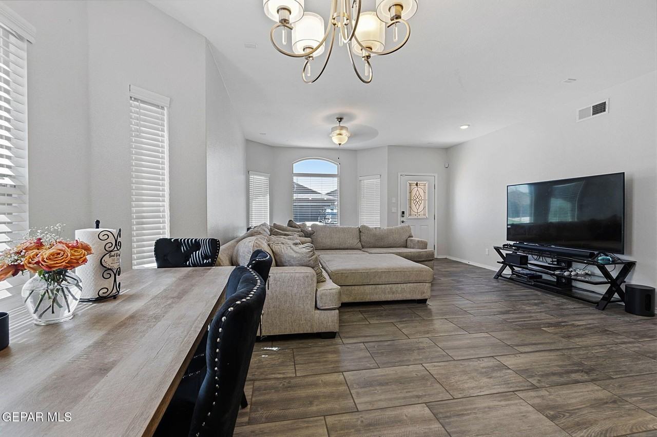 14841 Tierra Coruna Ave - Photo 7 of 30