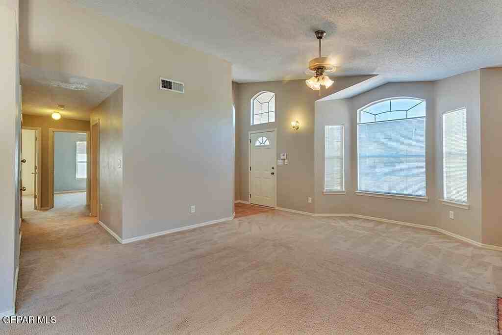 1417 Plaza Verde Dr - Photo 6 of 35