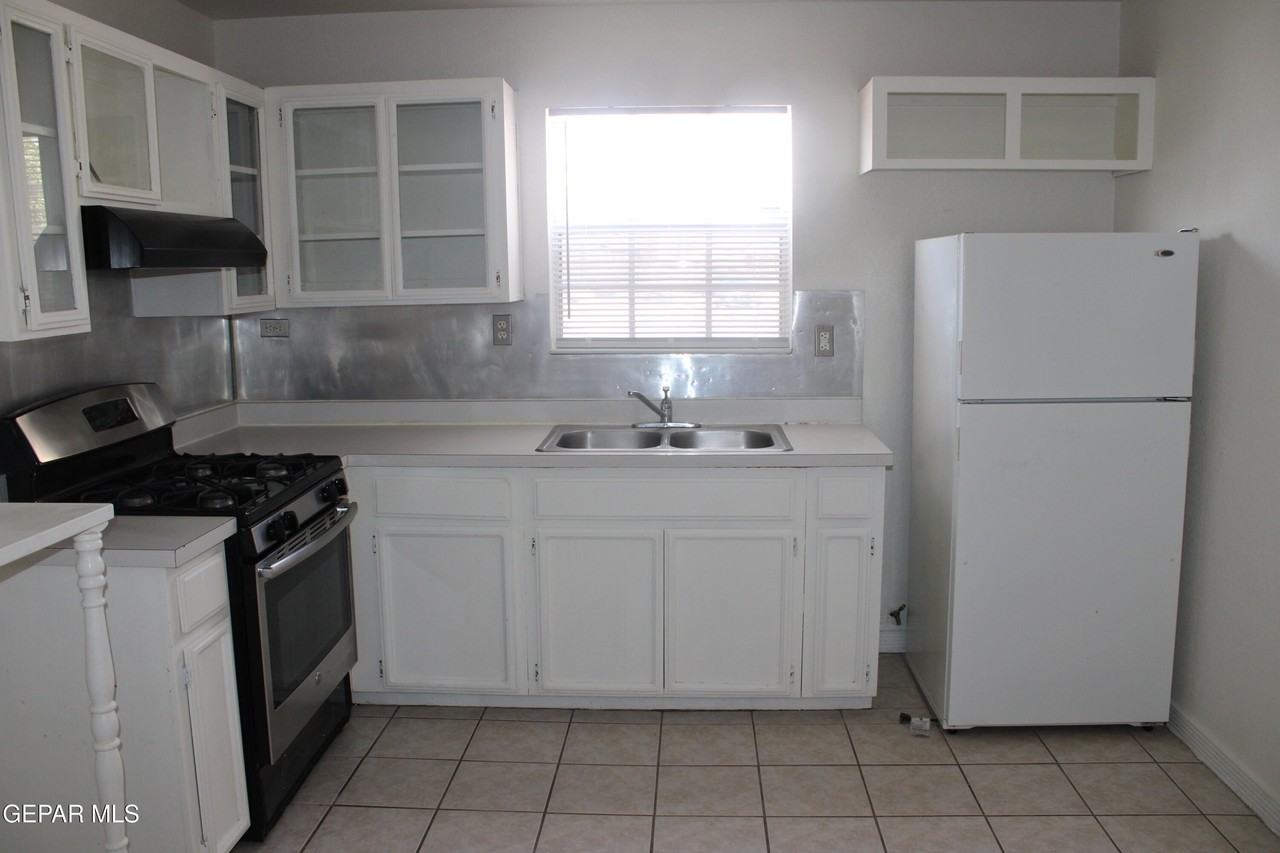 11980 Royal Woods Dr - Photo 4 of 19