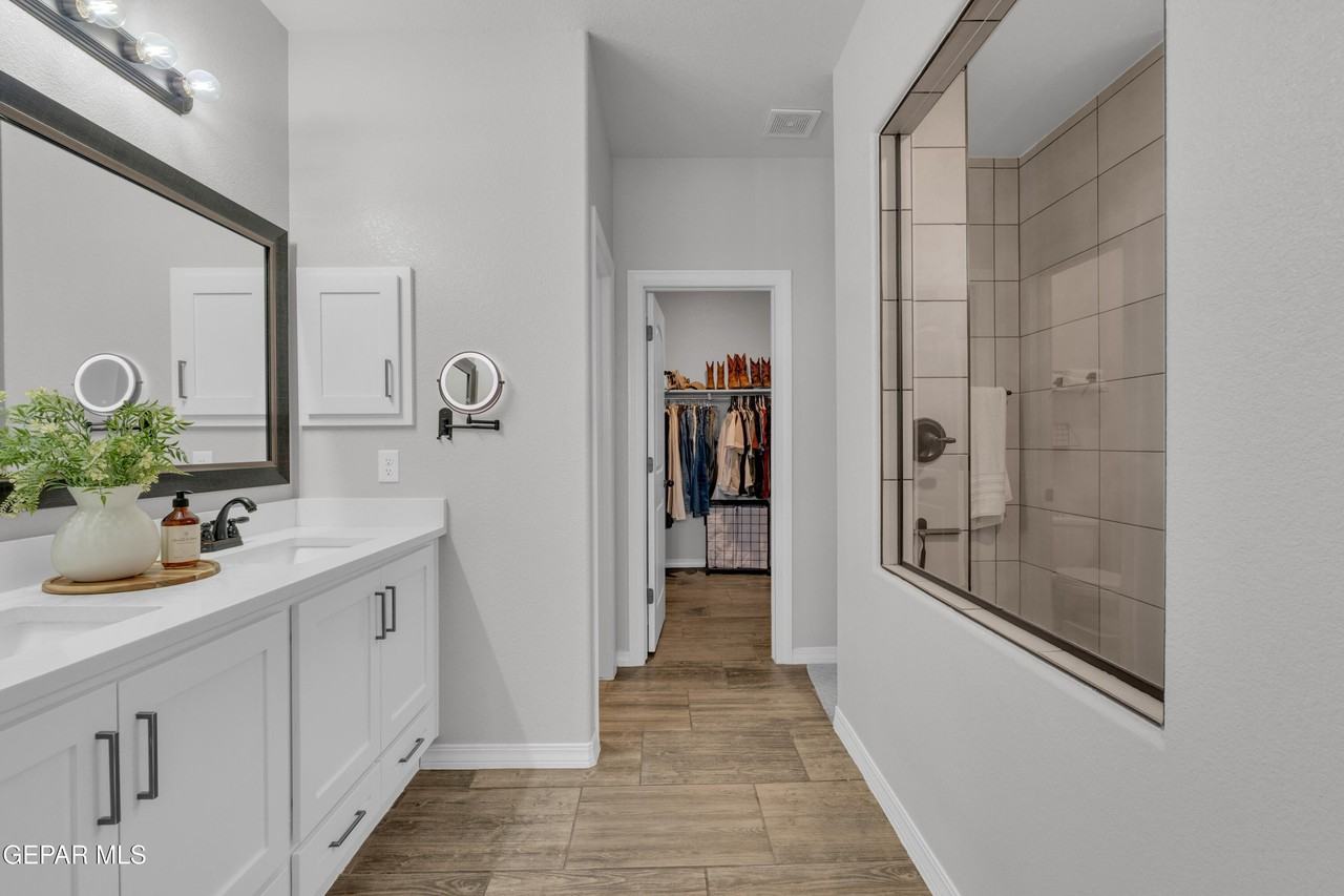 12316 Desert Path Ct - Photo 5 of 13