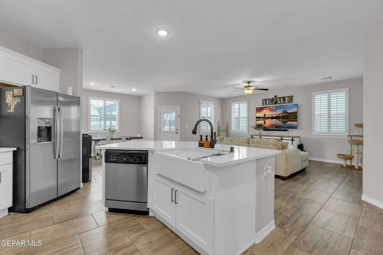 12316 Desert Path Ct - Photo 7 of 13