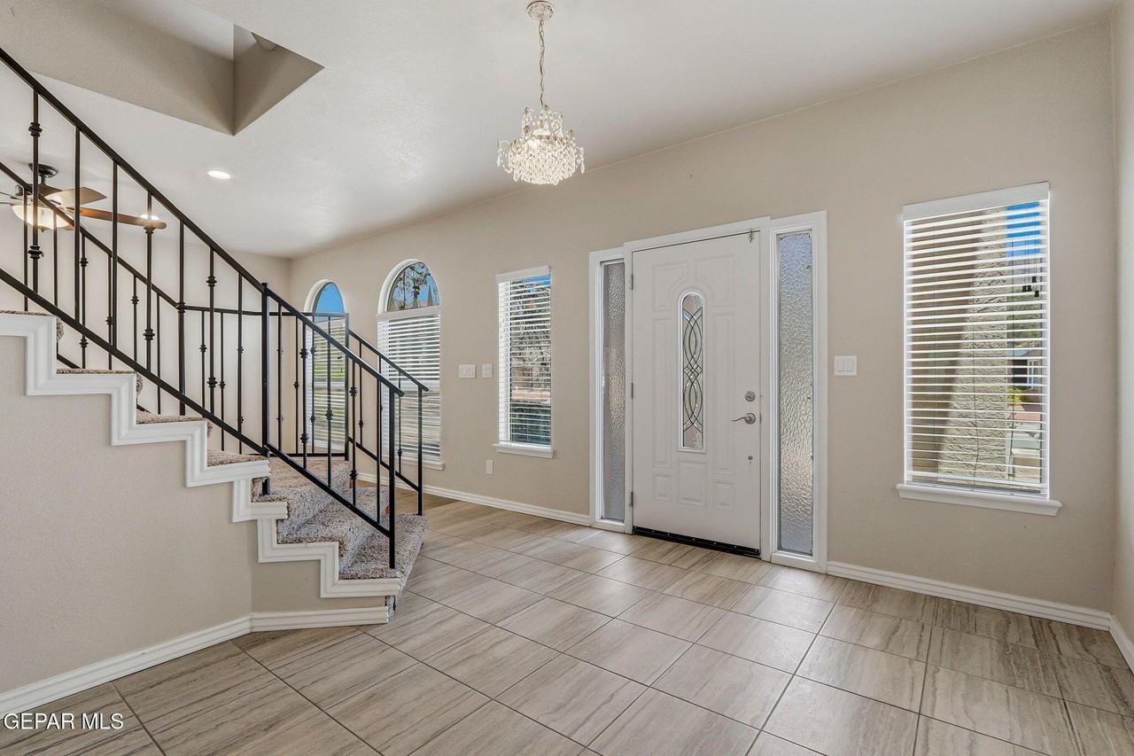 825 Dulce Tierra Dr - Photo 3 of 50