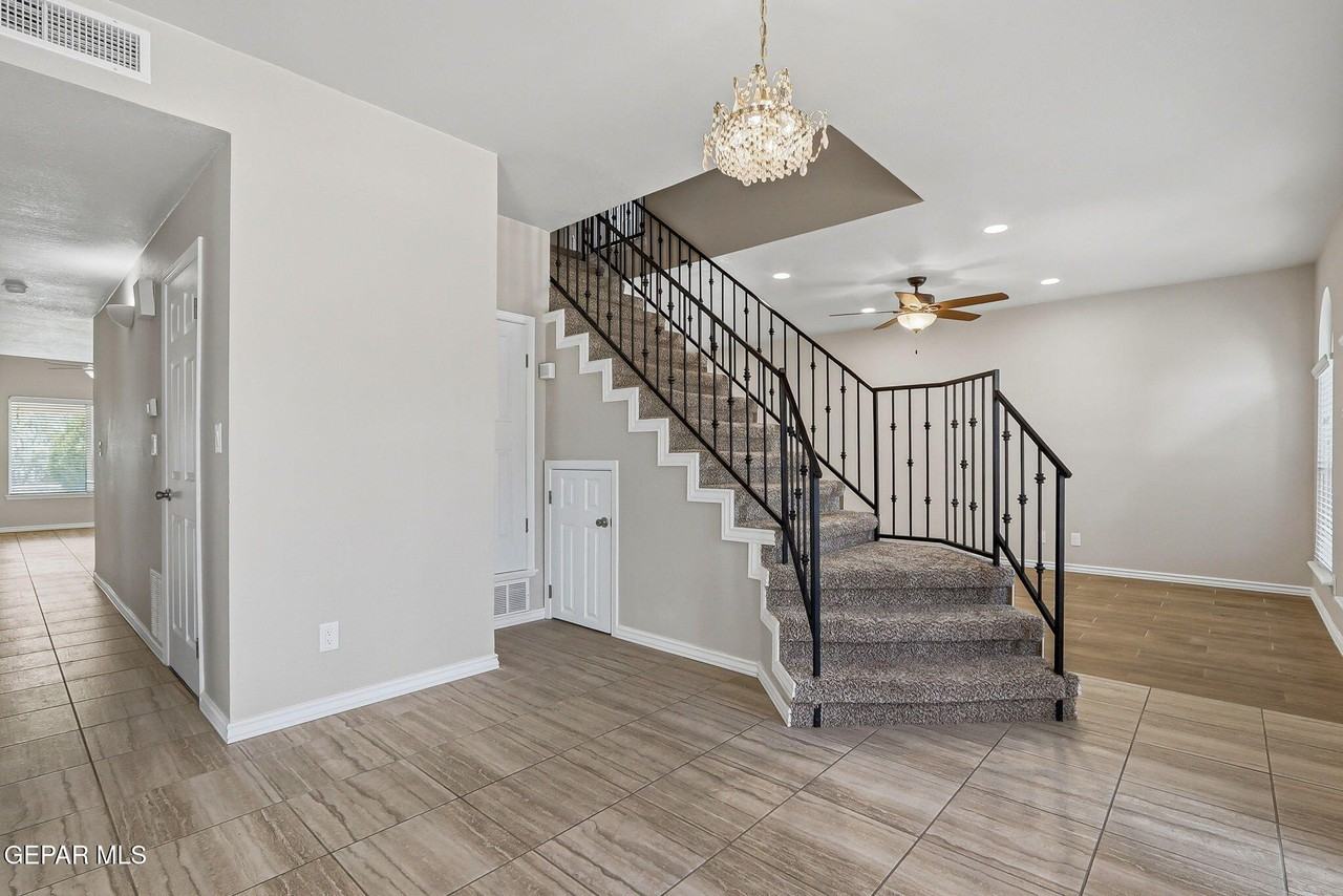 825 Dulce Tierra Dr - Photo 4 of 50