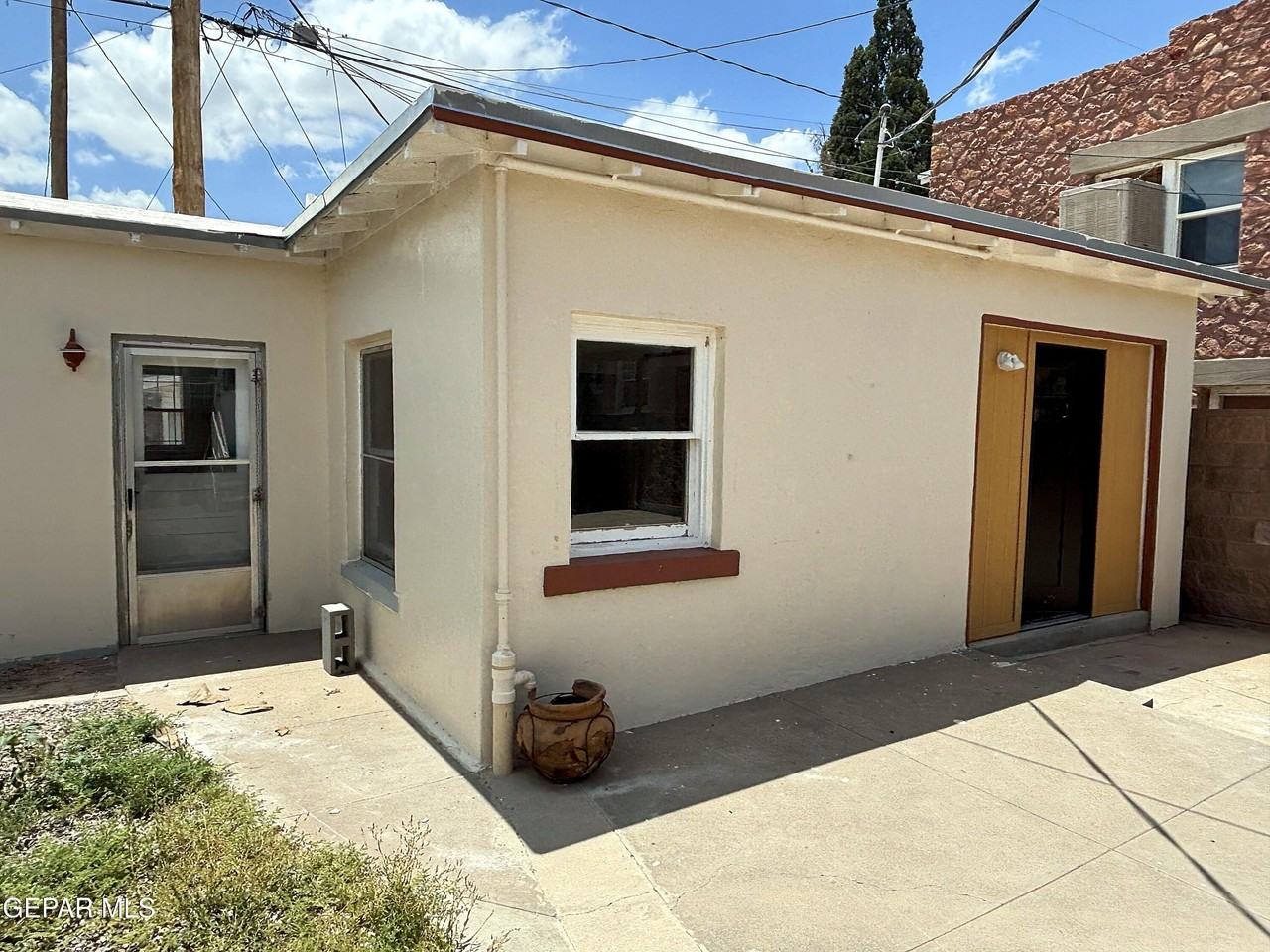 3116 Wheeling Ave #B - Photo 2 of 16