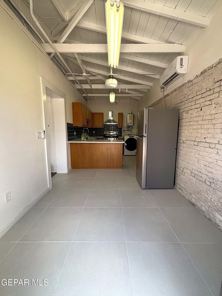 3116 Wheeling Ave #B - Photo 3 of 16