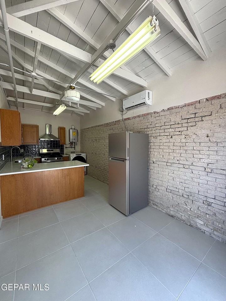 3116 Wheeling Ave #B - Photo 4 of 16