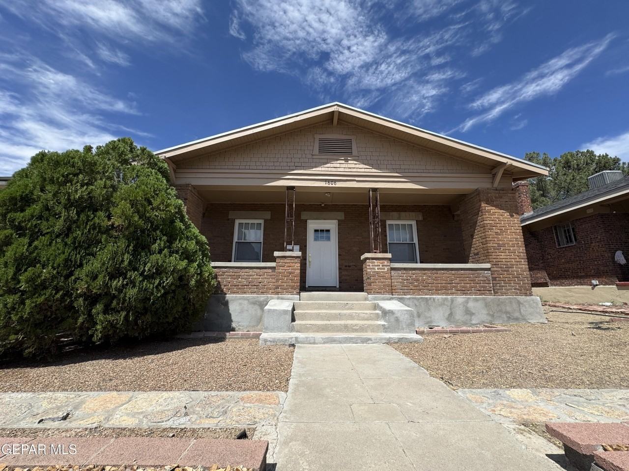 1606 Hawthorne St - Photo 3 of 25