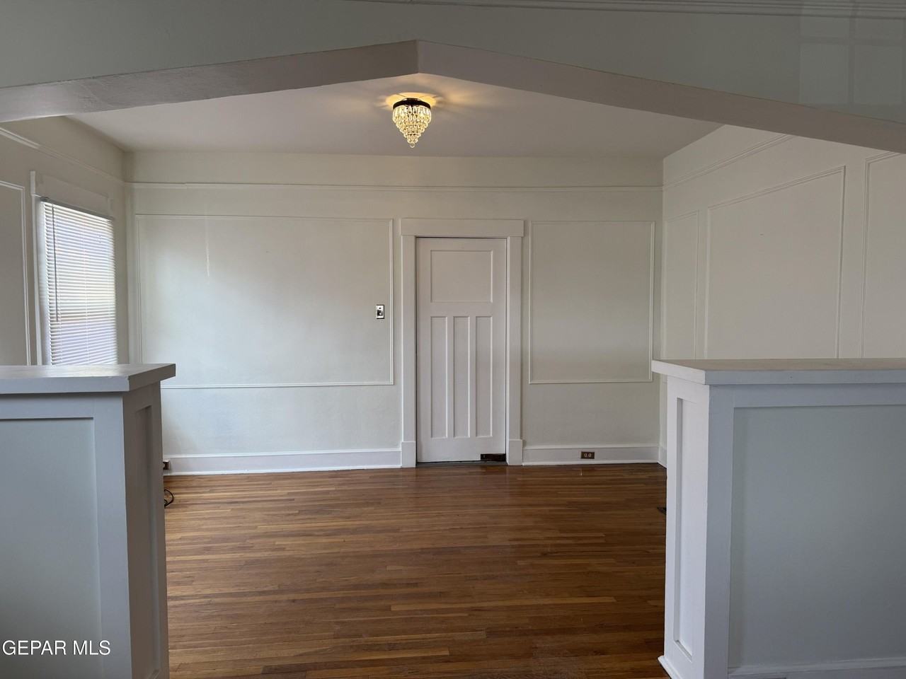 1606 Hawthorne St - Photo 7 of 25