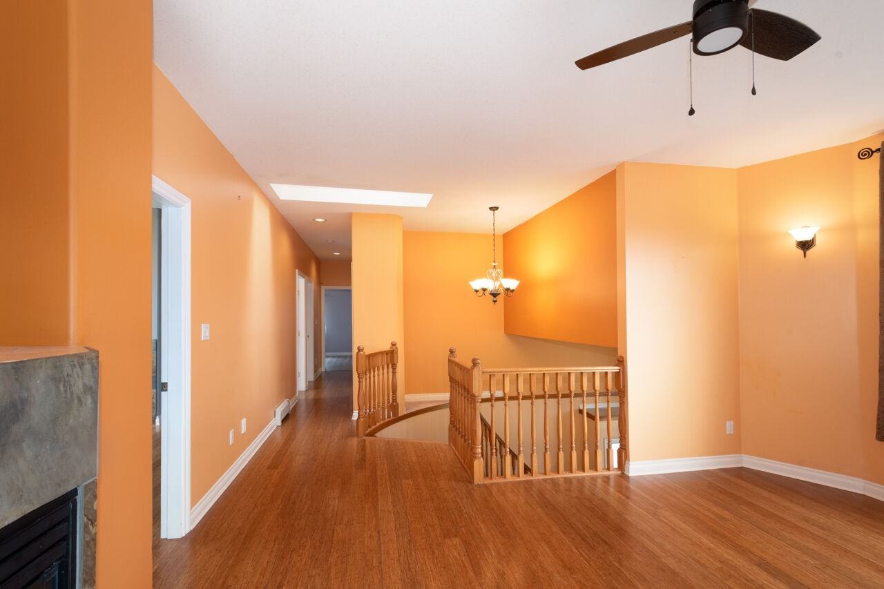 8546 164 Street - Photo 3 of 37
