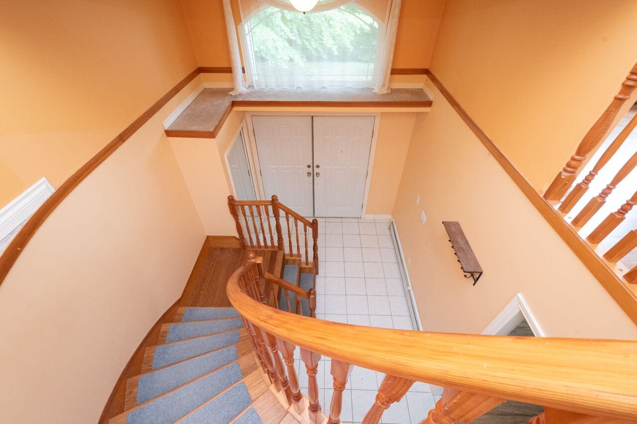 8546 164 Street - Photo 4 of 37