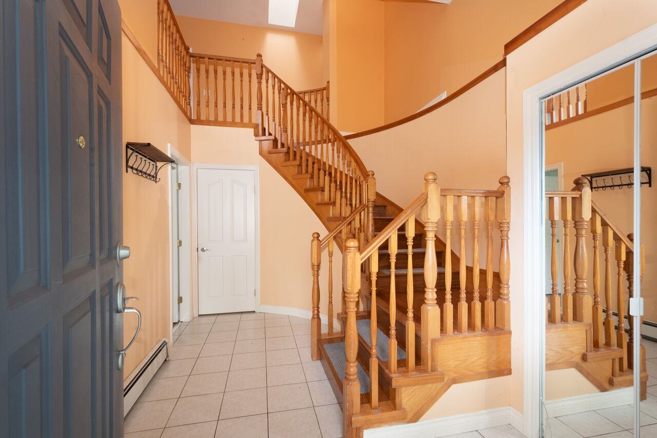 8546 164 Street - Photo 5 of 37