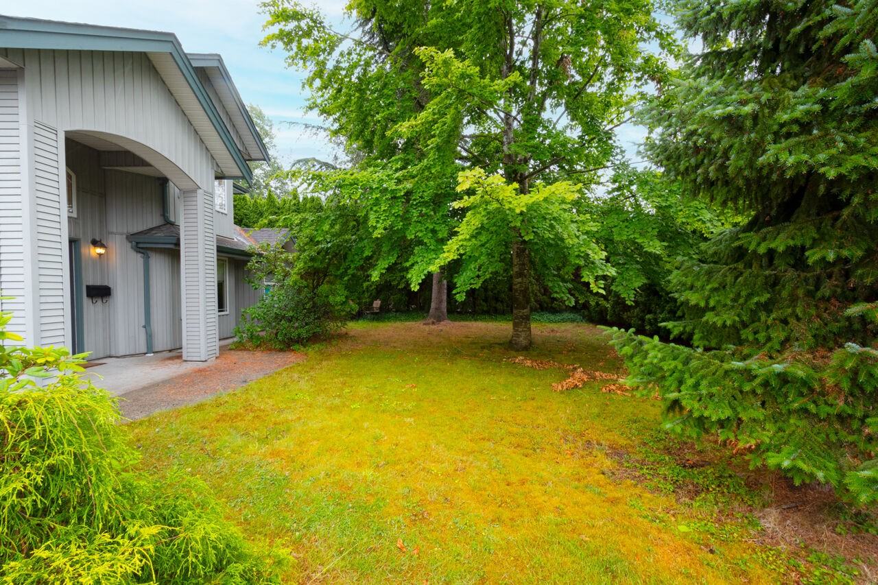 8546 164 Street - Photo 2 of 37