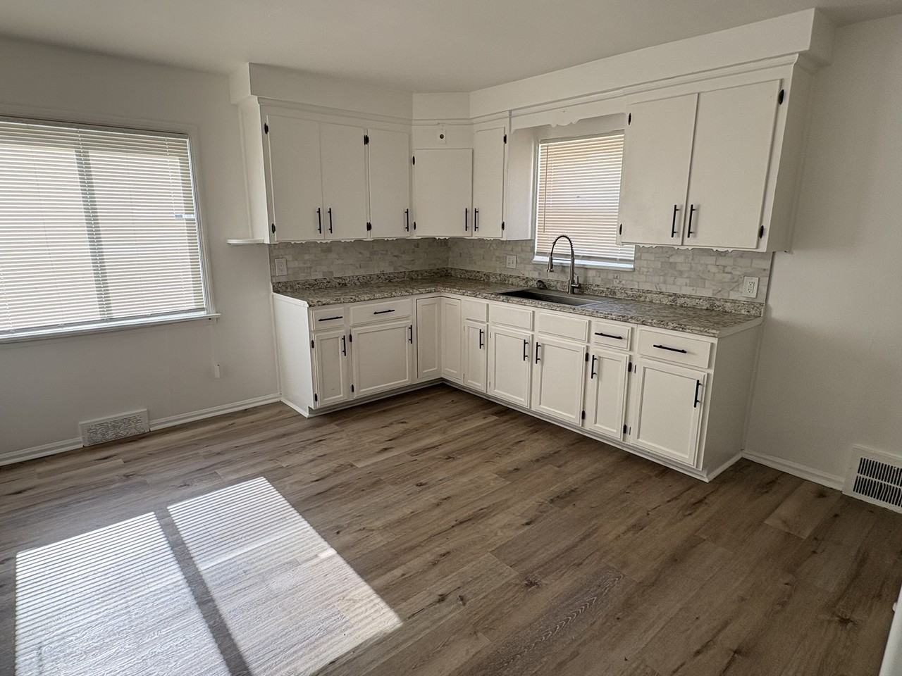 20529 Alcoy St - Photo 2 of 8