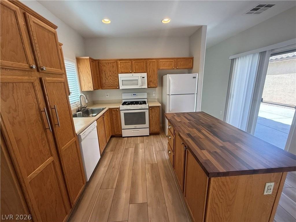 3632 Carisbrook Dr - Photo 2 of 6