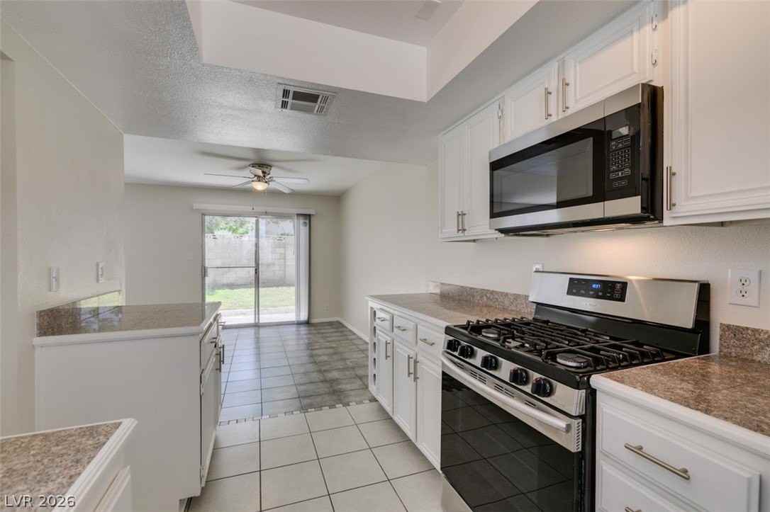 784 Anne Ln - Photo 3 of 44