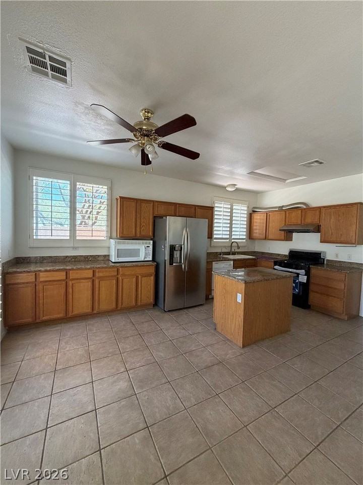 10644 Austin Bluffs Ave - Photo 5 of 20