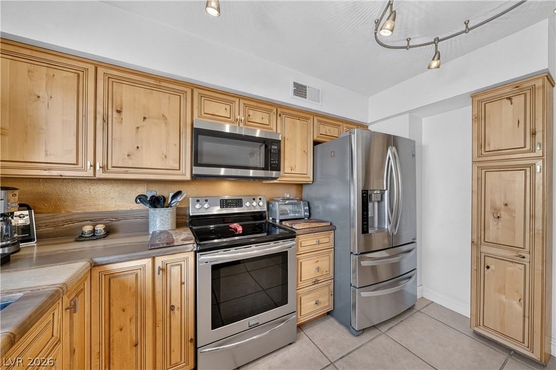 3209 Kinsale Ct - Photo 3 of 16