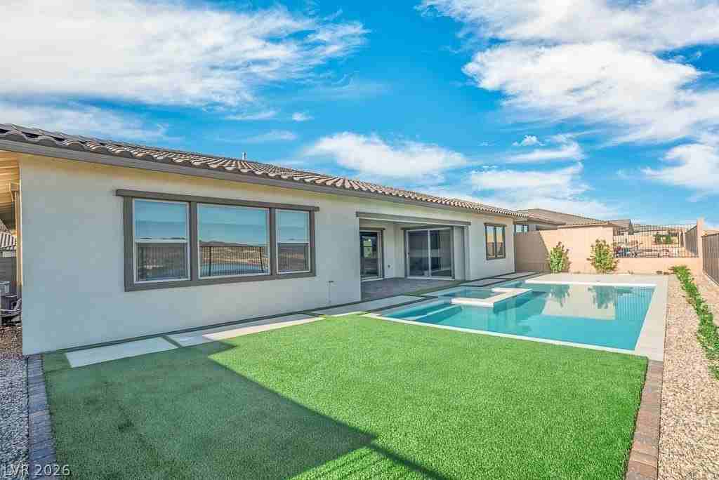 349 Tigullio Ave - Photo 3 of 46