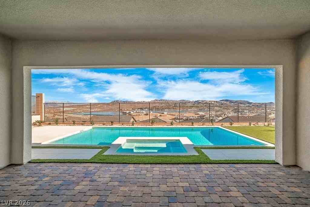 349 Tigullio Ave - Photo 4 of 46