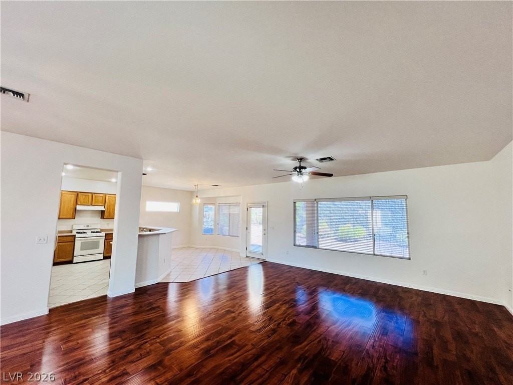 3047 Hickory Valley Rd - Photo 2 of 33
