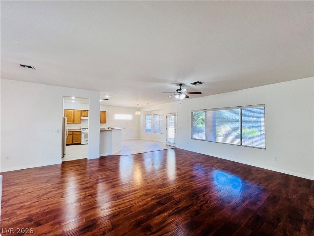 3047 Hickory Valley Rd - Photo 3 of 33
