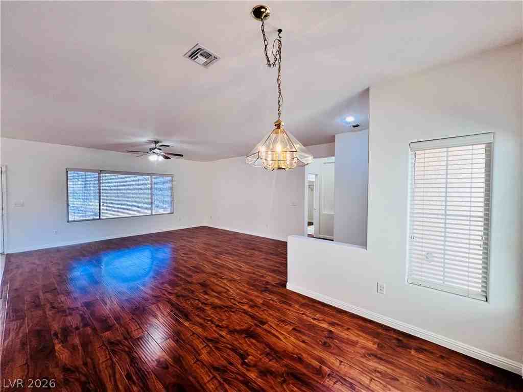 3047 Hickory Valley Rd - Photo 5 of 33