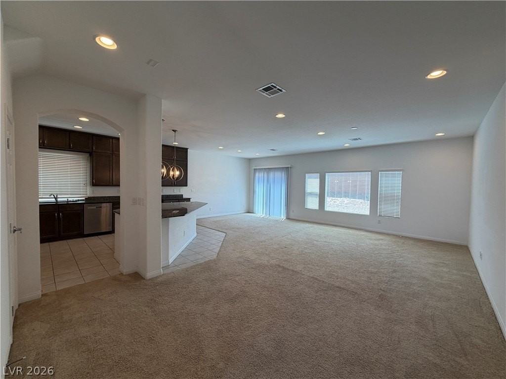 7869 Tyrell Peaks St - Photo 4 of 30