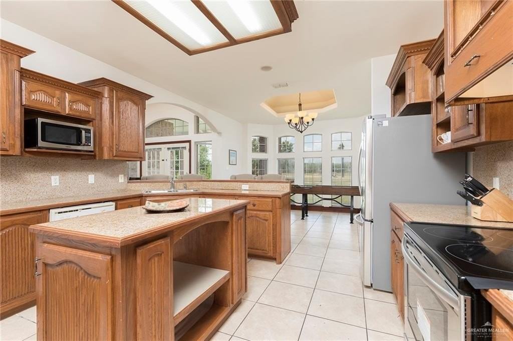 1213 Rhett Dr - Photo 6 of 19