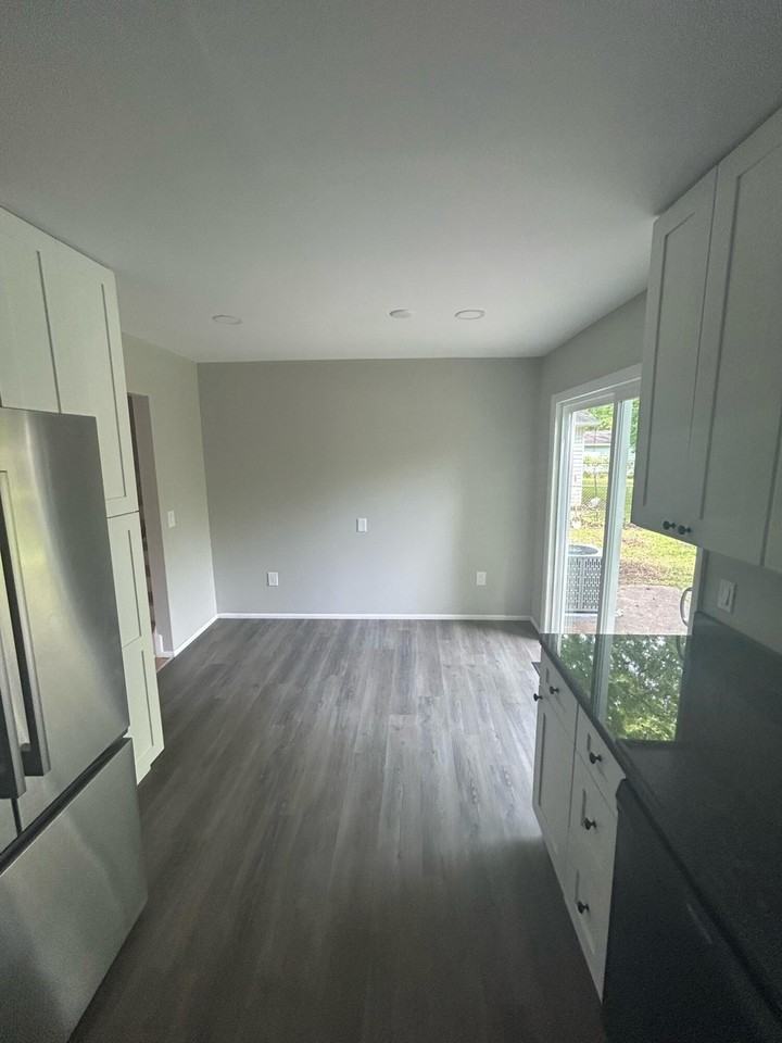 2930 Marshall St - Photo 4 of 21