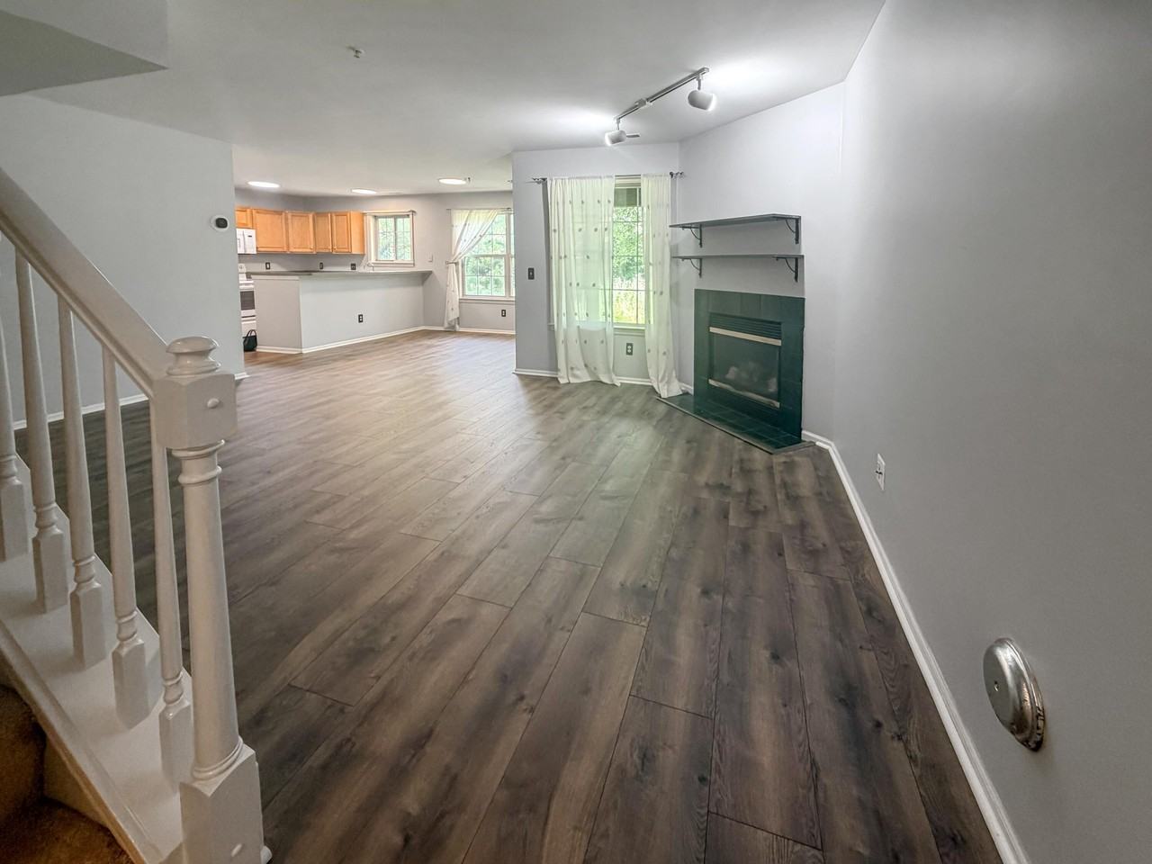 2820 Barclay Way - Photo 3 of 25