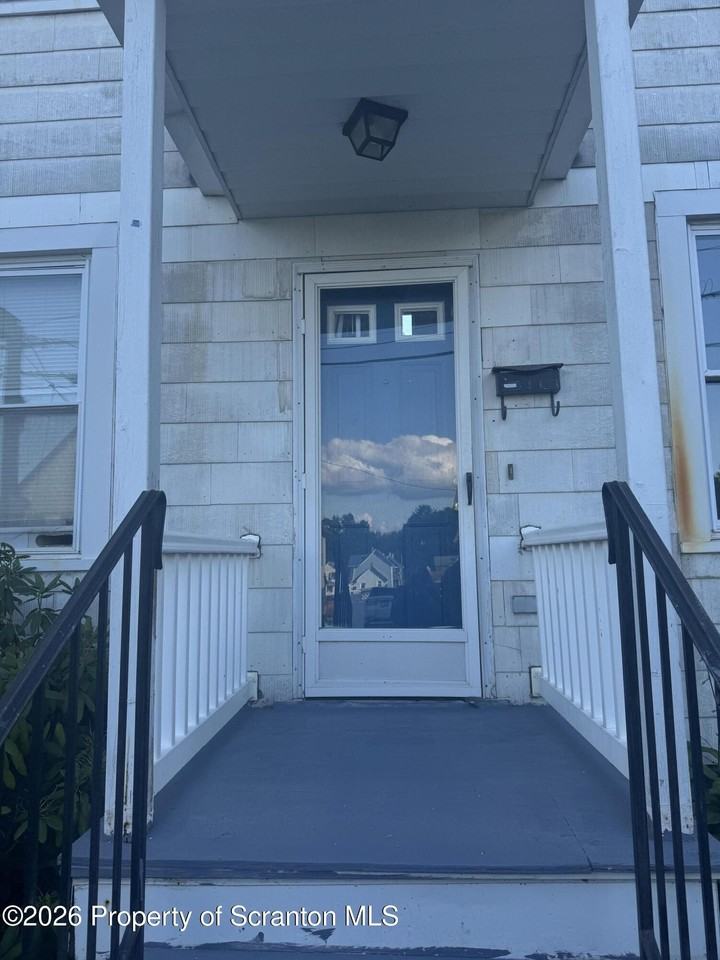 231 Reese St #231 - Photo 2 of 16