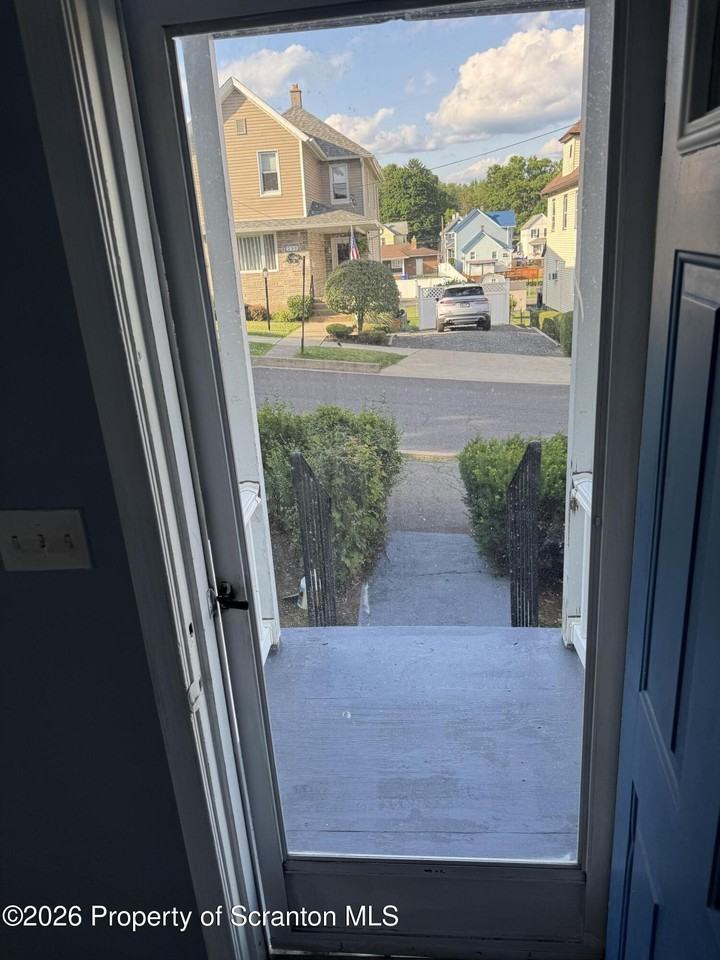 231 Reese St #231 - Photo 3 of 16