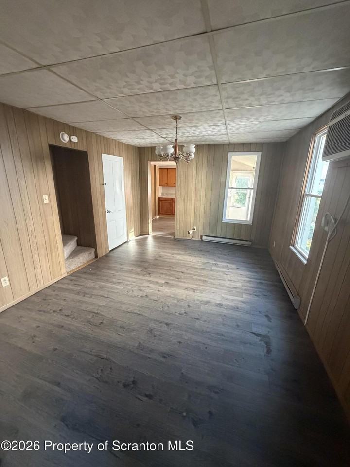 224 Fremont St - Photo 4 of 13