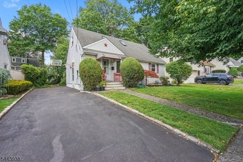 57 Ivanhoe Ter - Photo 2 of 37