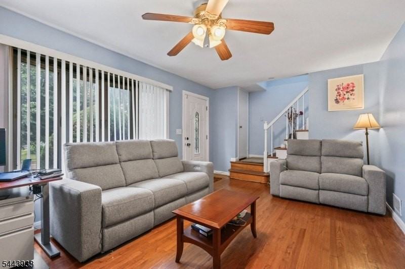 57 Ivanhoe Ter - Photo 6 of 37