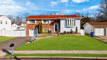 featured image of 895 Patton St