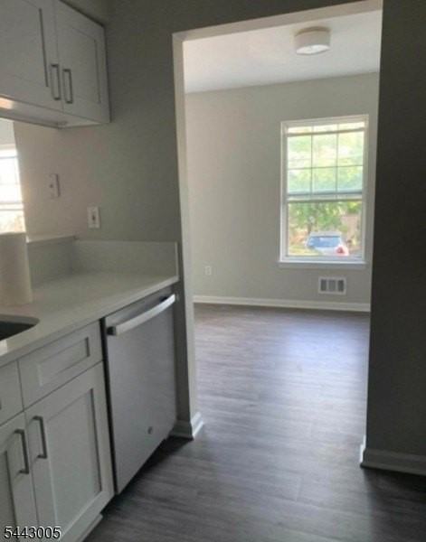 124 Union Ave #4 - Photo 4 of 11