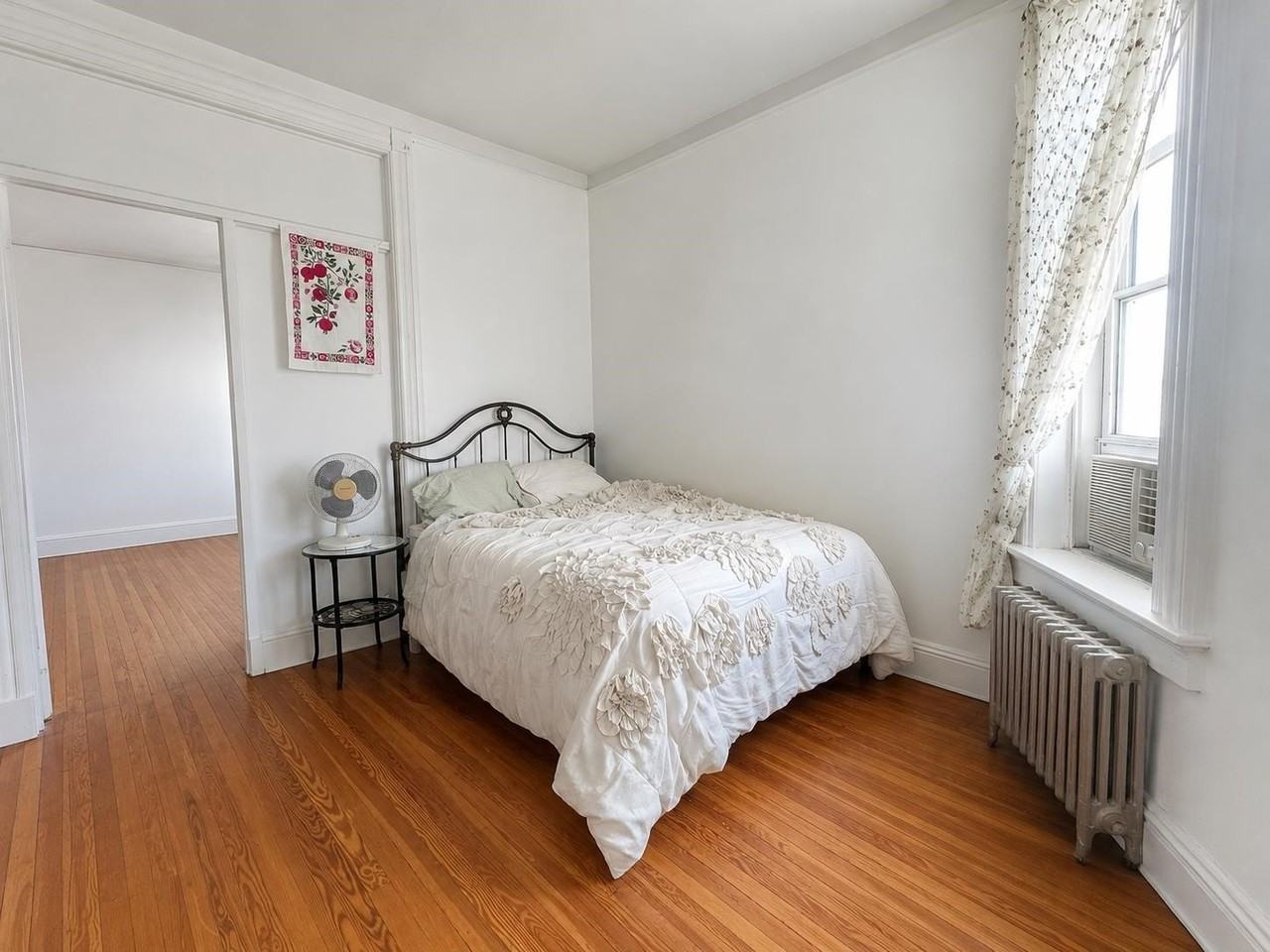 1021 Park Ave #2L - Photo 4 of 7